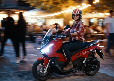 Praca szuka motocyklisty! Zostań przedstawicielem handlowym marki Barton Motors