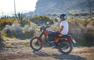 Barton Cafe Racer 125 w Hiszpanii test (7)