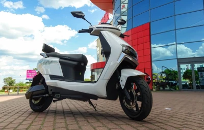 Barton-eVivo-skuter-elektryczny-na-miasto-1